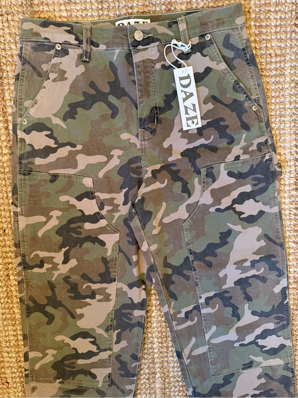 Camo Wide-Leg Women's Jeans - Green - Picture 4 of 7